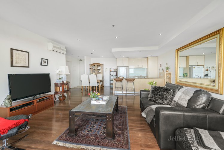 107/8 Clay Drive Doncaster 3108