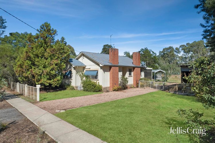 108 Main Road Campbells Creek 3451
