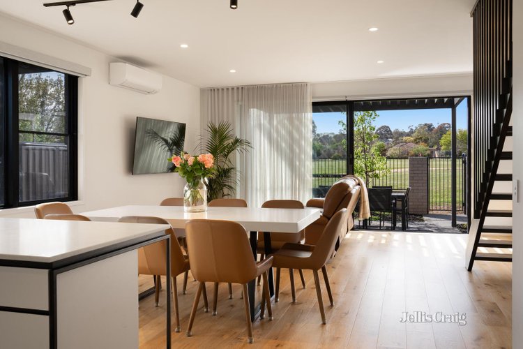 10 906 Lydiard Street North Ballarat North 3350
