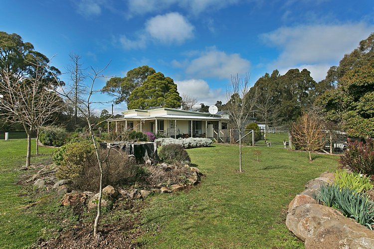 1092 James Lane Trentham 3458