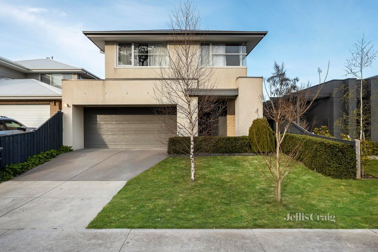 10B Sparkling Close Alfredton 3350