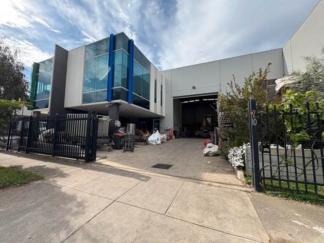 10B Yellowbox Drive Craigieburn 3064