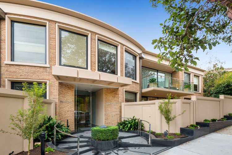 1/1-3 Robertson Street Toorak 3142