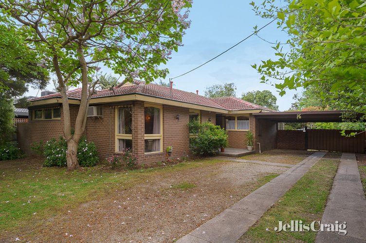 11 Blandford Crescent Bayswater North 3153