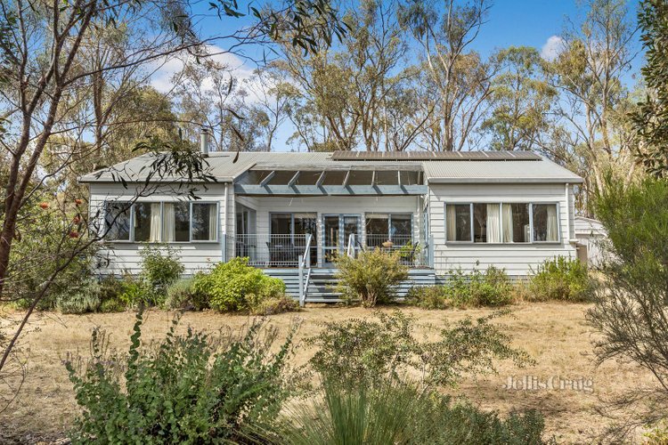 11 Canrobert Street Newstead 3462