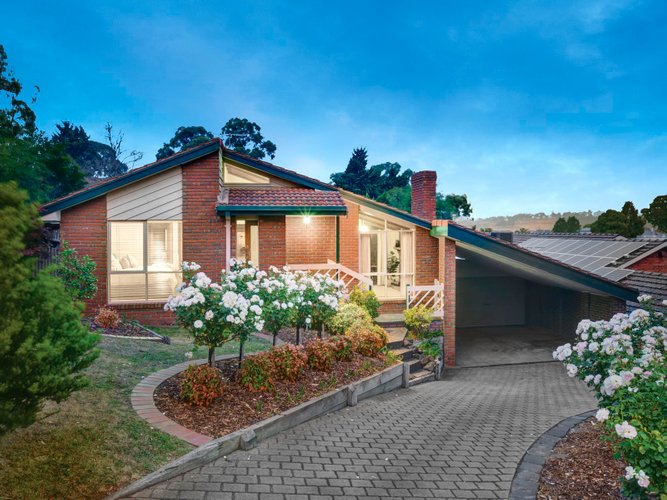 11 Charles Wilson Close Eltham North 3095