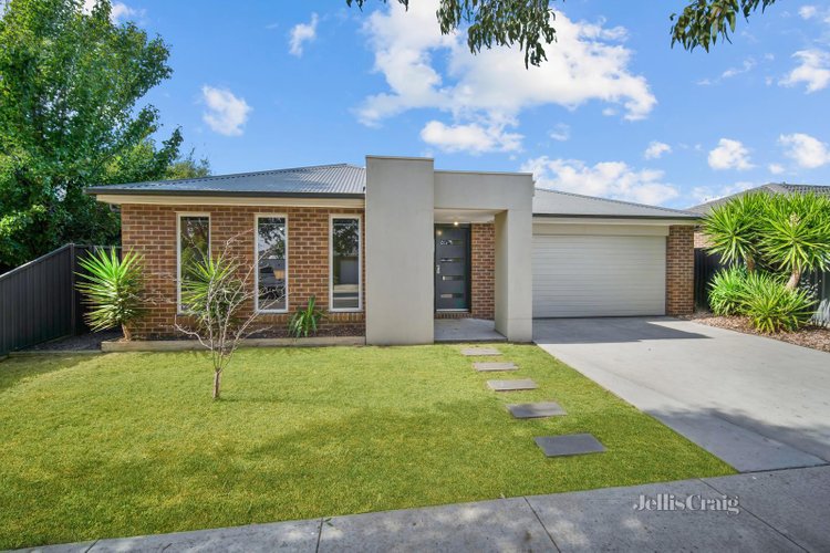 11 Craven Street Lucas 3350