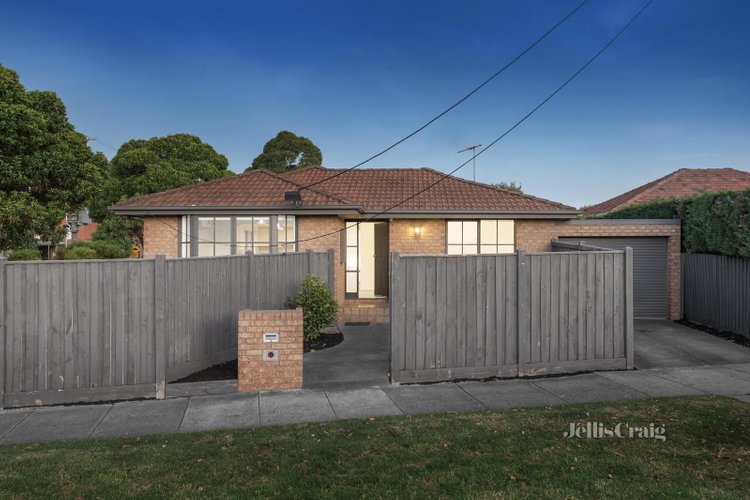 1 1 Crosbie Road Murrumbeena 3163