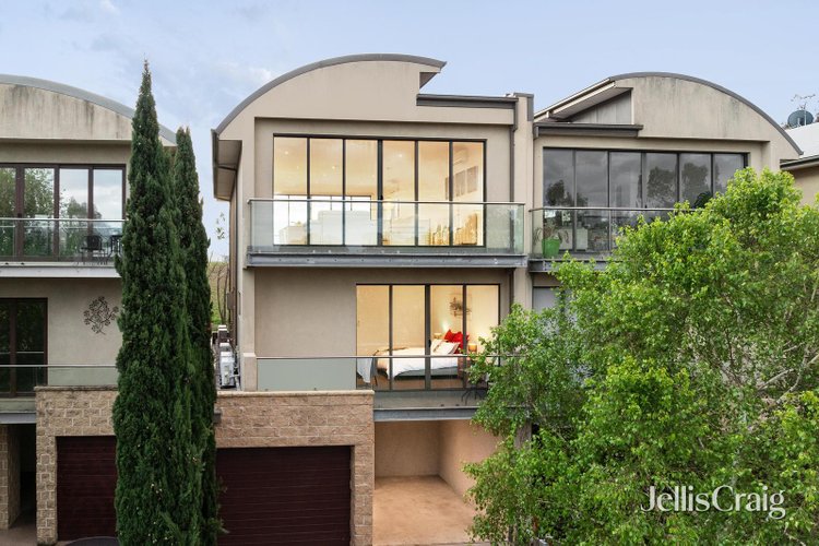 11 Diamond Boulevard Greensborough 3088