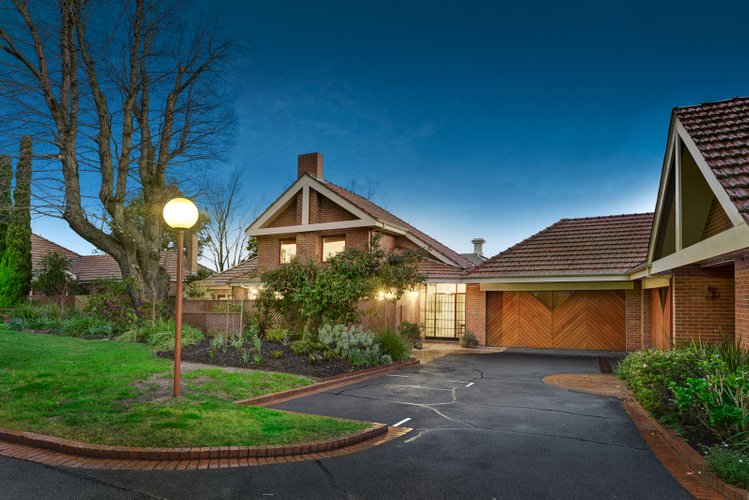 11 Ellesmore Court Kew 3101
