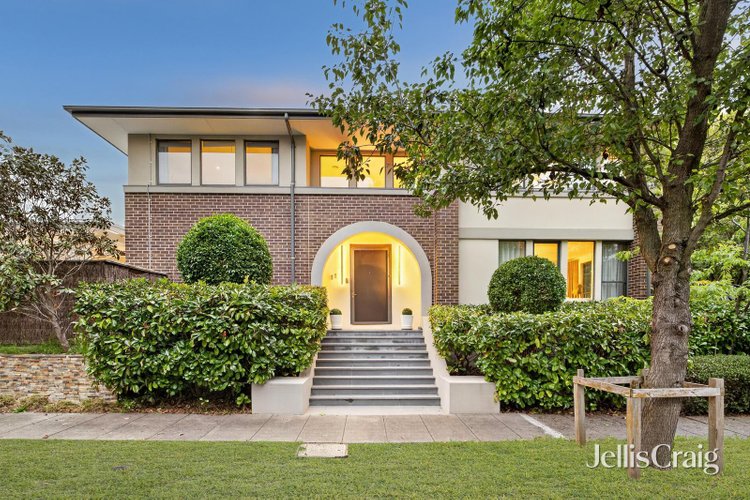 11 Elmington Avenue Forest Hill 3131