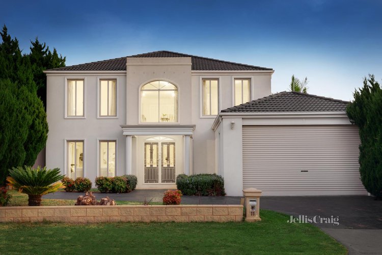 11 Emma Court Mount Waverley 3149