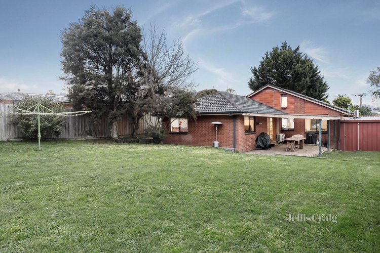 11 Erica Crescent Kilsyth 3137