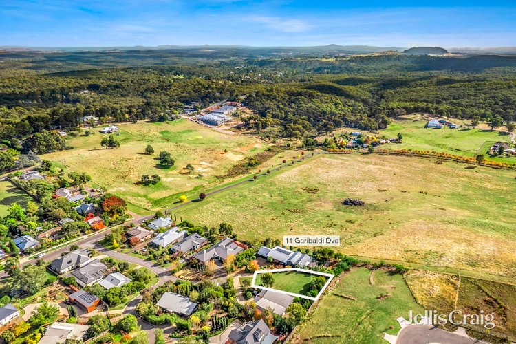 11 Garibaldi Drive Daylesford 3460