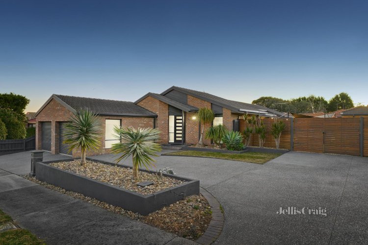 11 Happy Valley Court Rowville 3178
