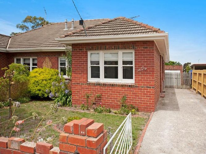 11 Hawthorn Avenue, Belmont