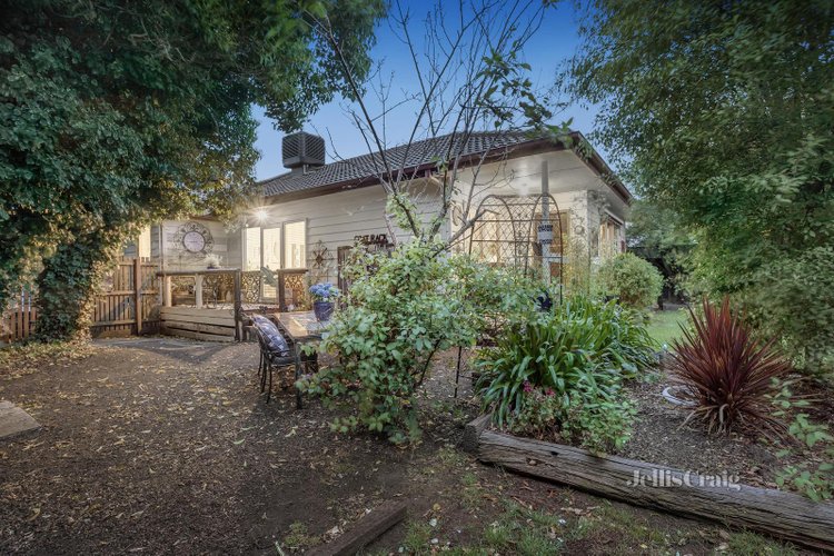 11 Kingsley Grove Mount Waverley 3149