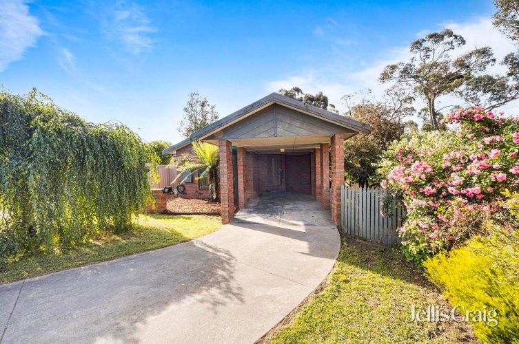 11 Lake View Court  Ballarat North 3350