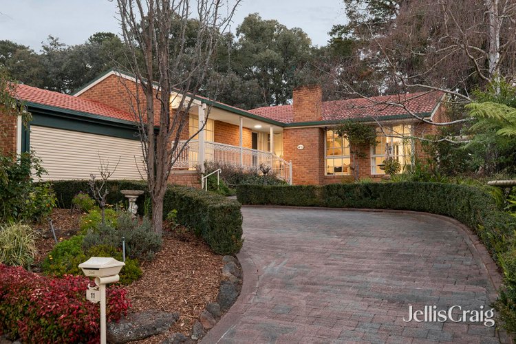 11 Lesay Drive St Helena 3088