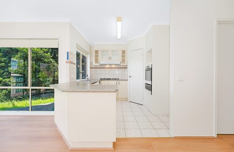 11 Lockens Avenue Glen Waverley 3150