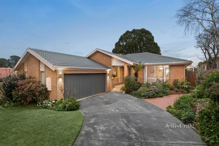 11 Lyric Court Warranwood 3134