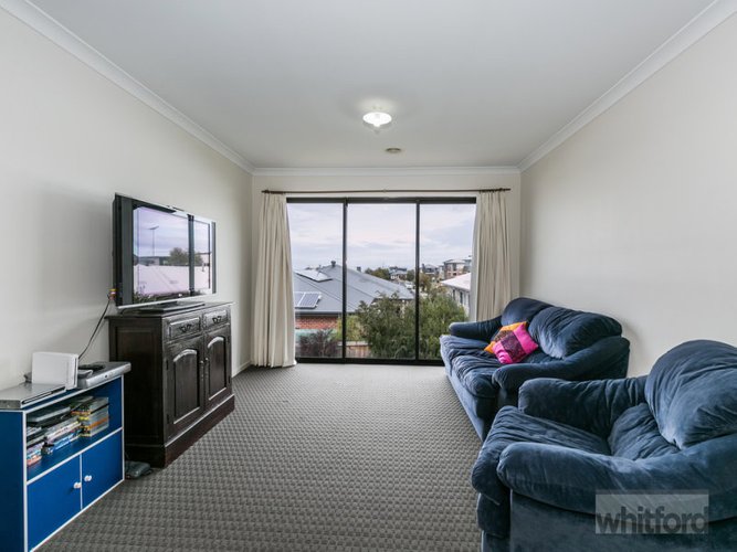 11 Marine Drive, Torquay