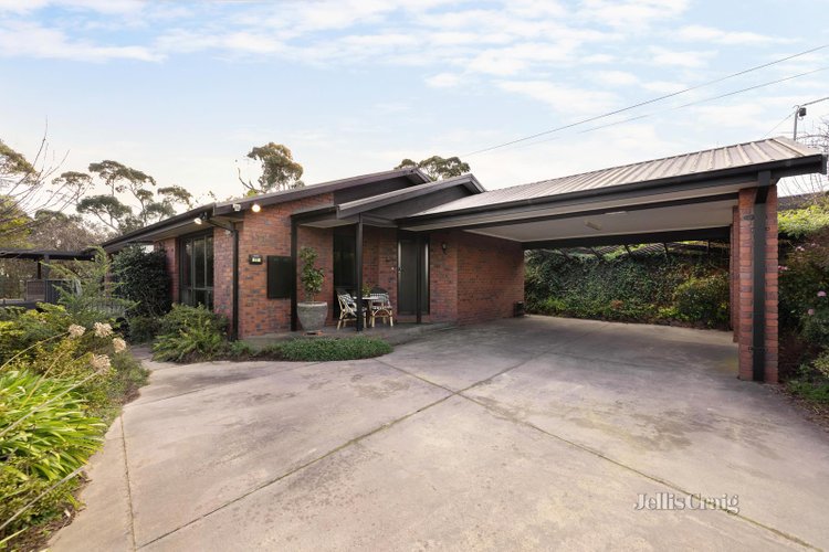 11 Moola Street Black Hill 3350