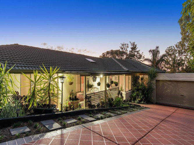 11 Parry Drive Mooroolbark 3138
