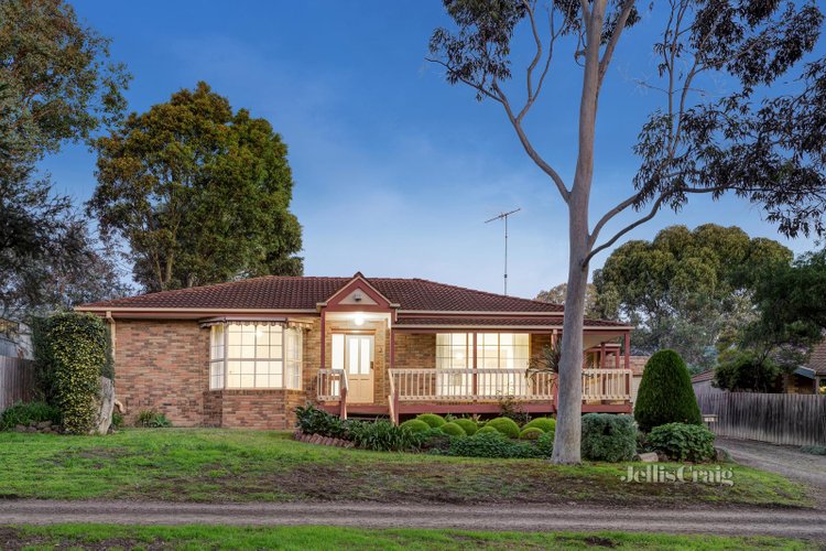 11 Plantation Lane Briar Hill 3088