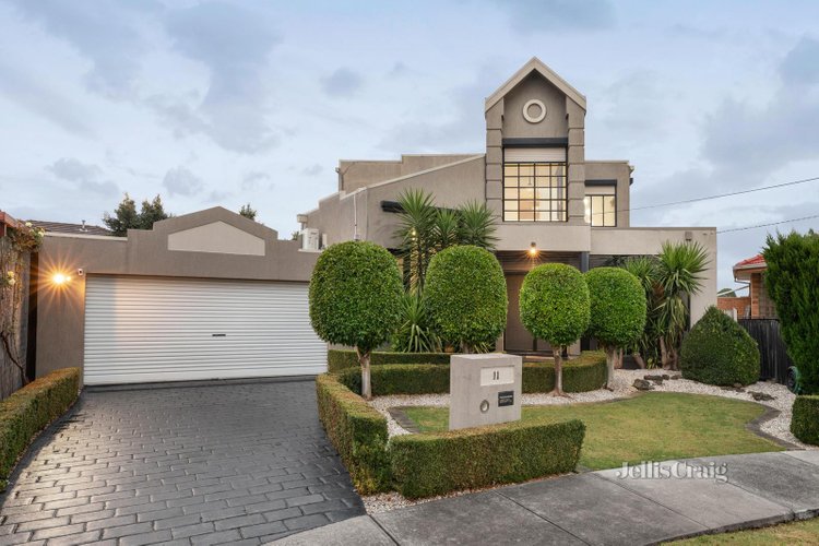 11 Randell Court Mill Park 3082