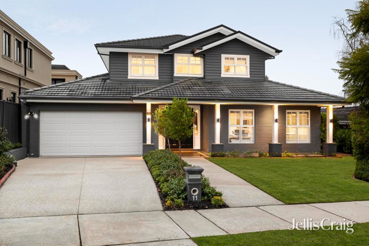 11 Robin Grove Mount Waverley 3149