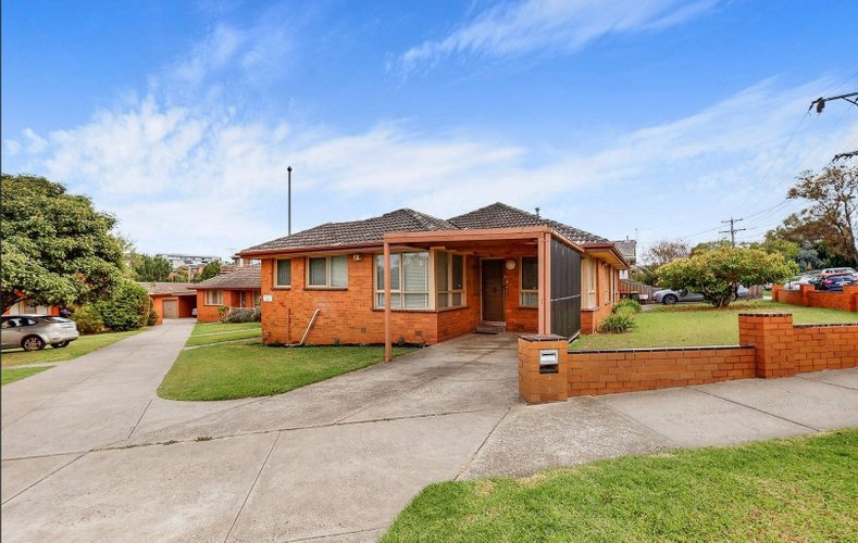 1/1 Royal Avenue  Essendon North 3041