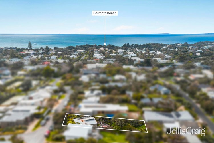11 Russell Crescent Sorrento 3943