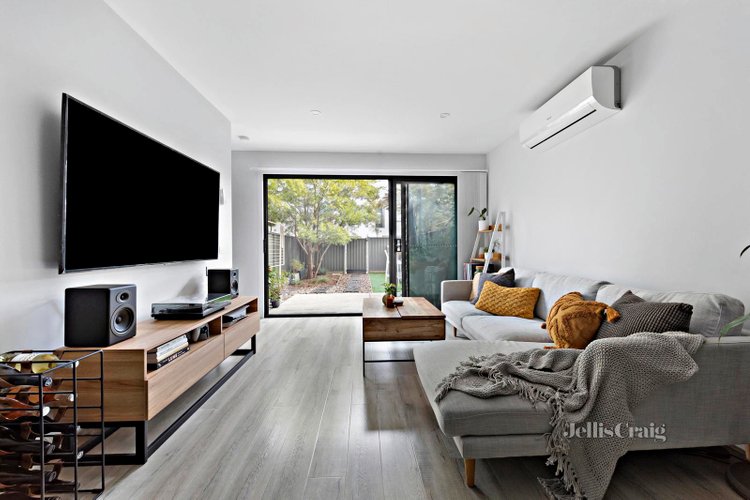 11 Stonewood Circuit Hadfield 3046