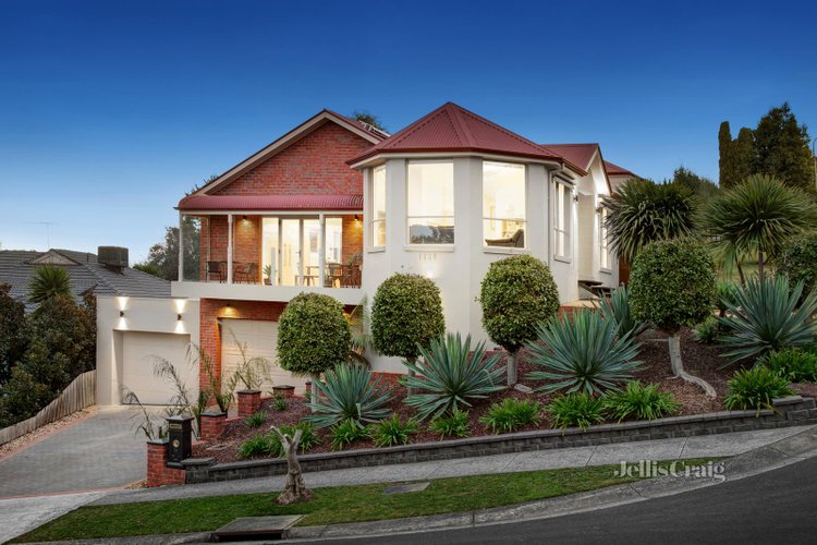 11 Stuart Street Greensborough 3088