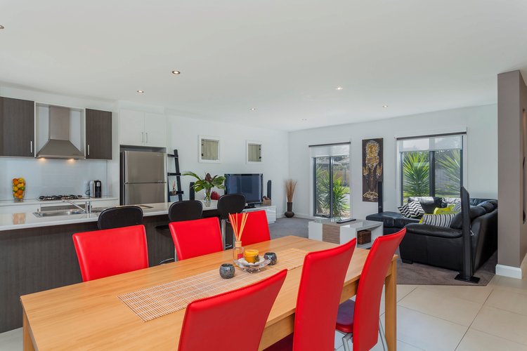 1/1 Sullivan Court, Belmont