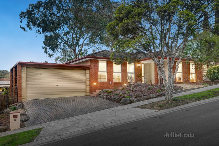 11 Tamboon Drive Greensborough 3088