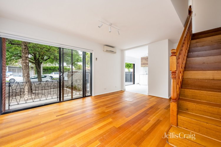 1/1 The Grove Coburg 3058