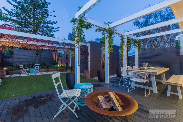 11 Thorne Street, East Geelong