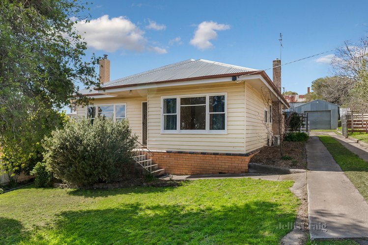 11 Treasure Street Castlemaine 3450