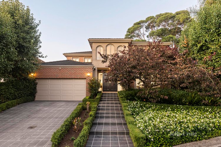 11 Tusanne Place Doncaster East 3109