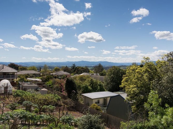 11 Victoria Road Chirnside Park 3116