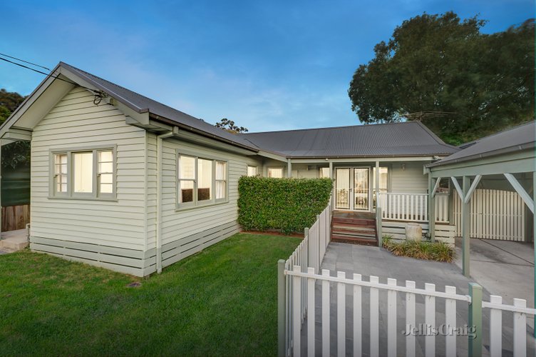 11 Victory Street Mitcham 3132