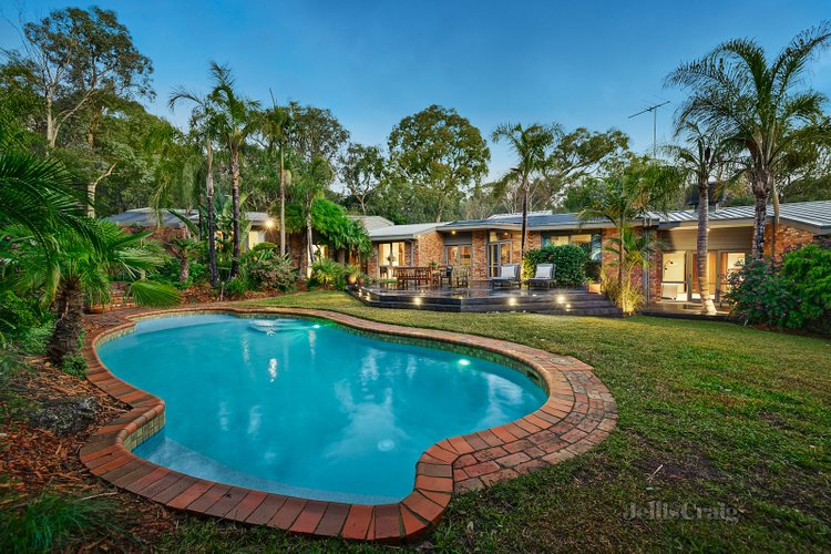 11 View Mount Court Eltham 3095