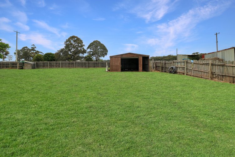 11 Warrens Road, Newmerella