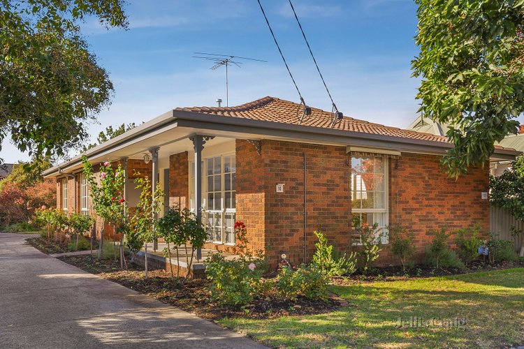 1/10 Balmoral Street Essendon 3040