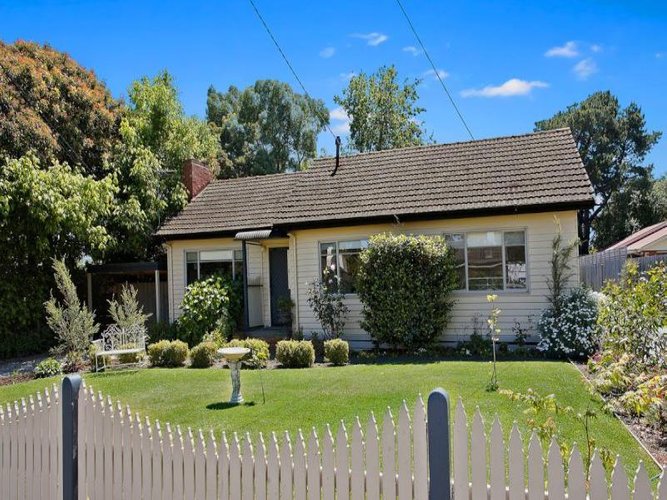 1 10 Browning Street Kilsyth 3137