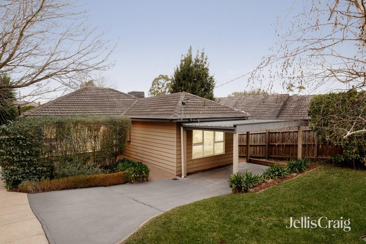 1 10 Millicent Avenue Bulleen 3105