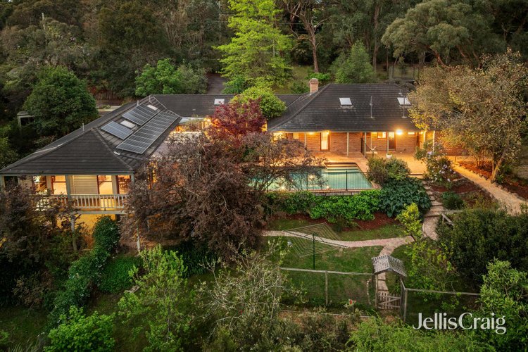 110 Mount Pleasant Road Eltham 3095