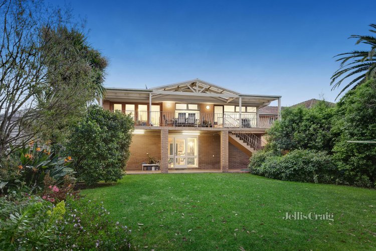 110 Waiora Road Rosanna 3084